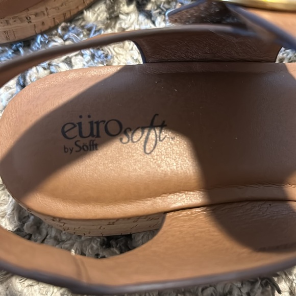 Great quality, sandals, size 11 - Picture 4 of 4